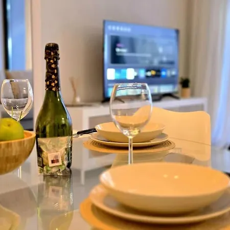 Samuel Luxury 2Bedroom Apartment, Large Patio, Free Wifi And Private Parking By Namaste Elite Torremolinos Exterior photo