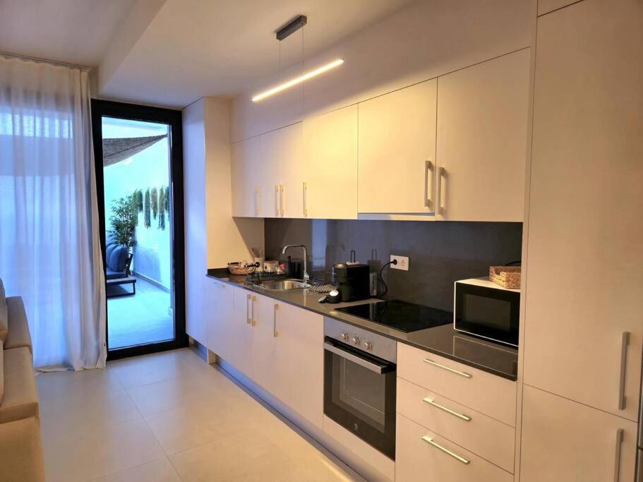 Apartament Samuel Luxury 2bedroom Apartment, Large Patio, Free Wifi And Private Parking By Namaste Elite *