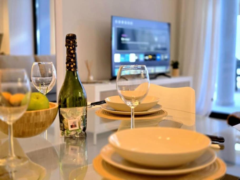 Apartament Samuel Luxury 2bedroom Apartment, Large Patio, Free Wifi And Private Parking By Namaste Elite