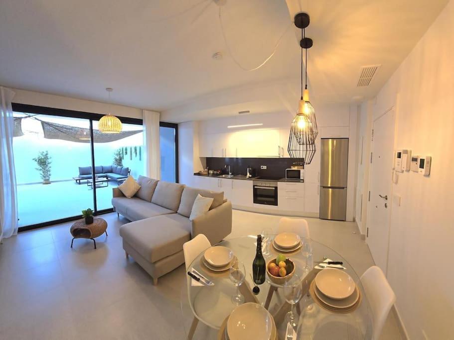 Apartament Samuel Luxury 2bedroom Apartment, Large Patio, Free Wifi And Private Parking By Namaste Elite