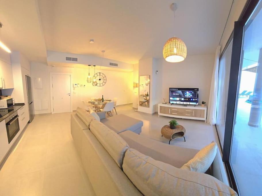 Samuel Luxury 2bedroom Apartment, Large Patio, Free Wifi And Private Parking By Namaste Elite Apartament *