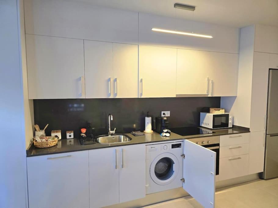 Apartament Samuel Luxury 2bedroom Apartment, Large Patio, Free Wifi And Private Parking By Namaste Elite *