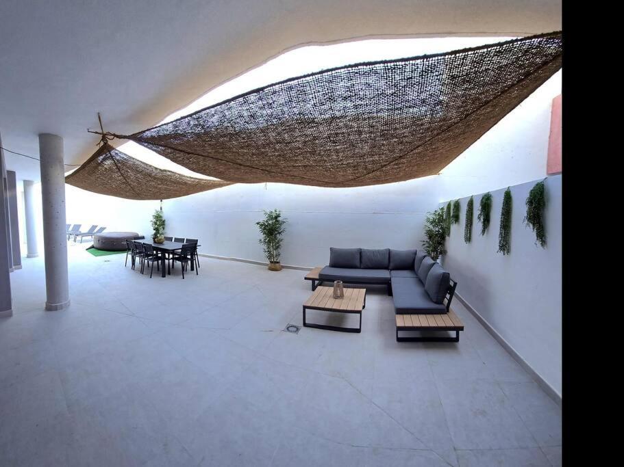 Apartament Samuel Luxury 2bedroom Apartment, Large Patio, Free Wifi And Private Parking By Namaste Elite *