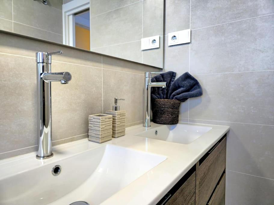 Samuel Luxury 2bedroom Apartment, Large Patio, Free Wifi And Private Parking By Namaste Elite Apartament Torremolinos