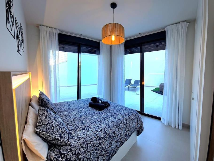 Apartament Samuel Luxury 2bedroom Apartment, Large Patio, Free Wifi And Private Parking By Namaste Elite