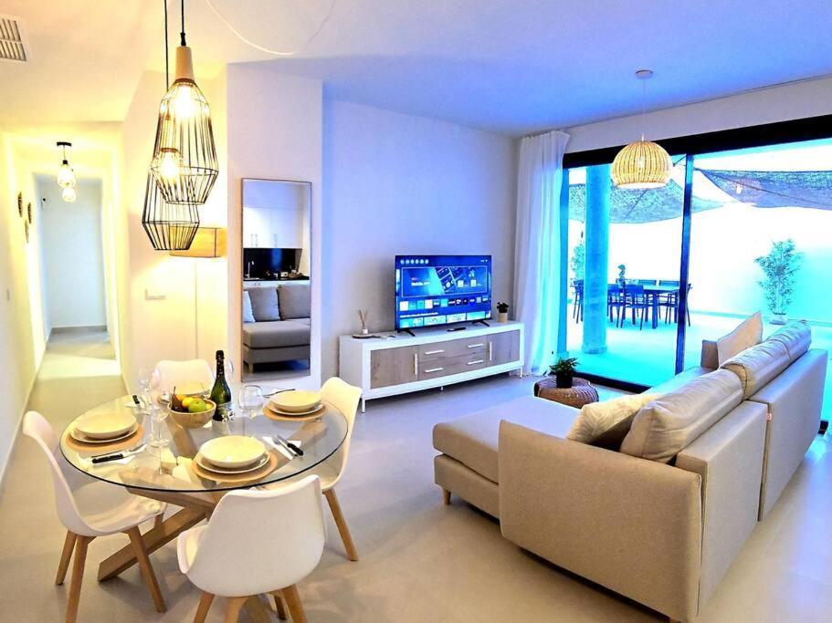 Samuel Luxury 2bedroom Apartment, Large Patio, Free Wifi And Private Parking By Namaste Elite Apartament *