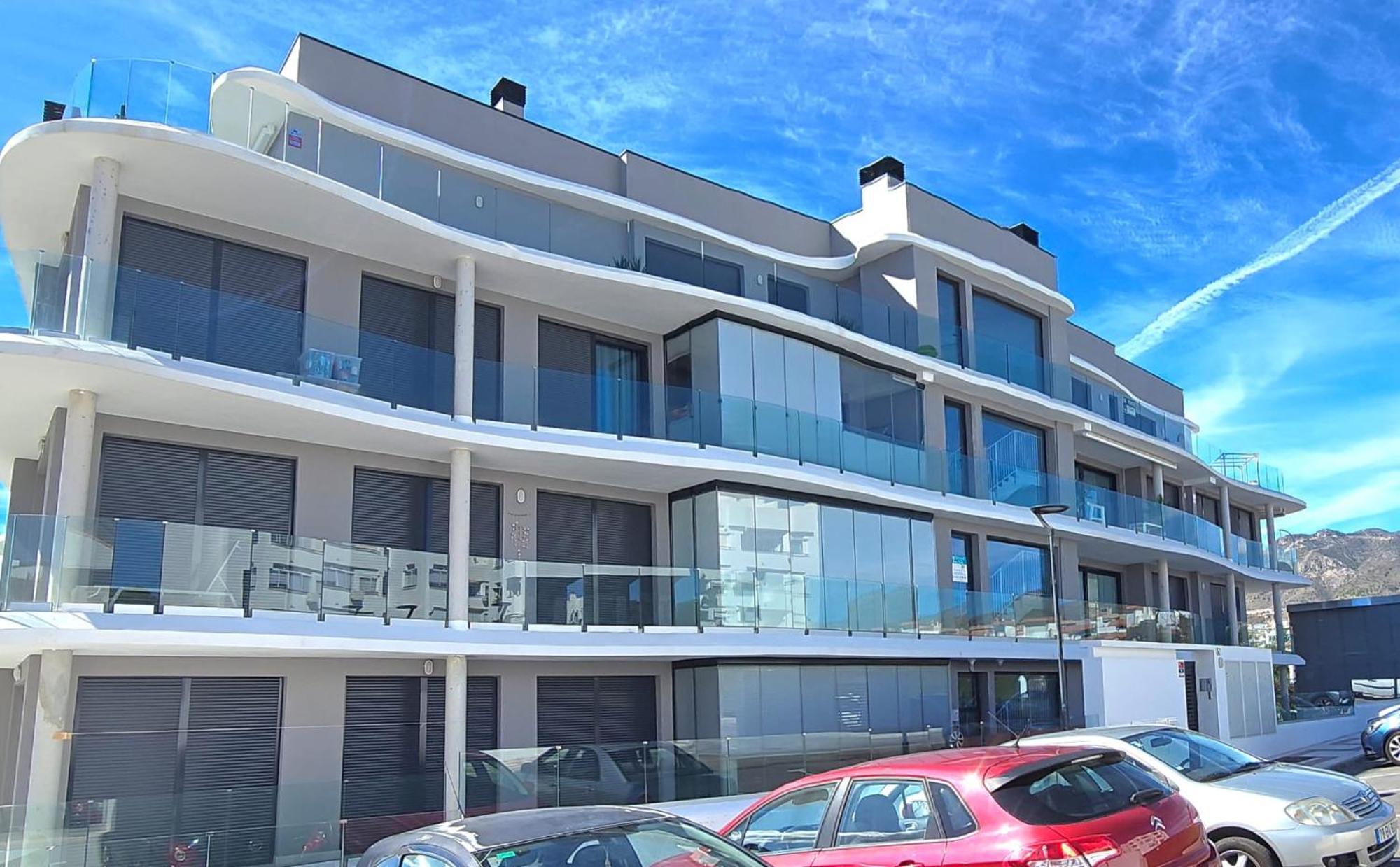 Apartament Samuel Luxury 2bedroom Apartment, Large Patio, Free Wifi And Private Parking By Namaste Elite