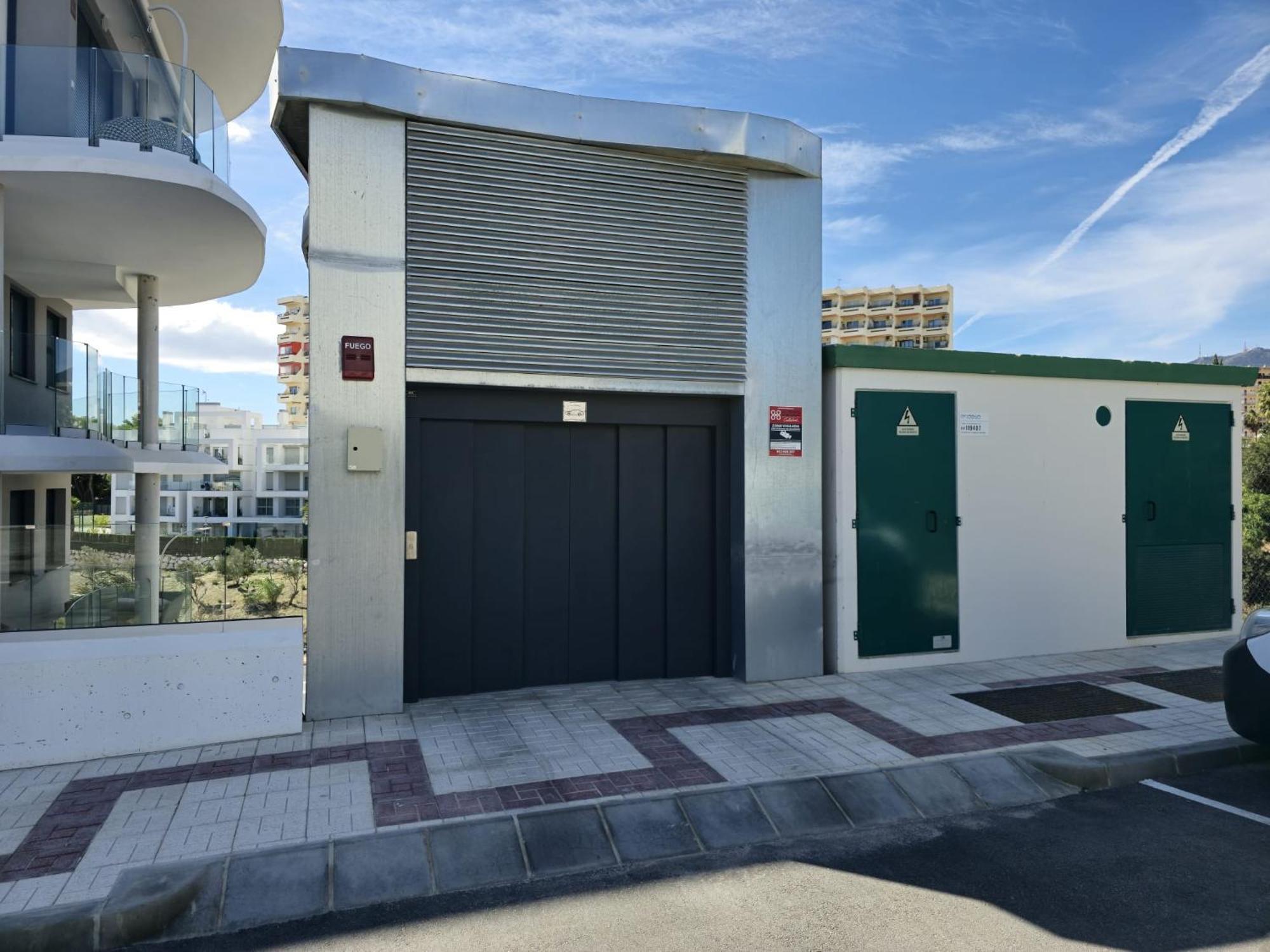 Apartament Samuel Luxury 2bedroom Apartment, Large Patio, Free Wifi And Private Parking By Namaste Elite Torremolinos